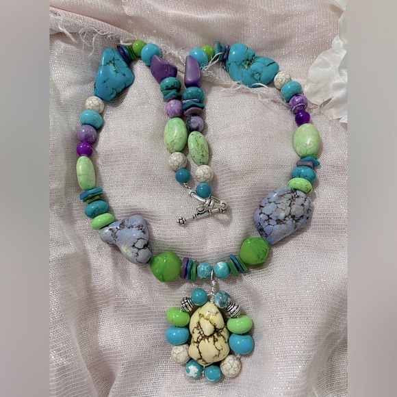 Gorgeous Multi Stones Chunky Necklace - Picture 3 of 9